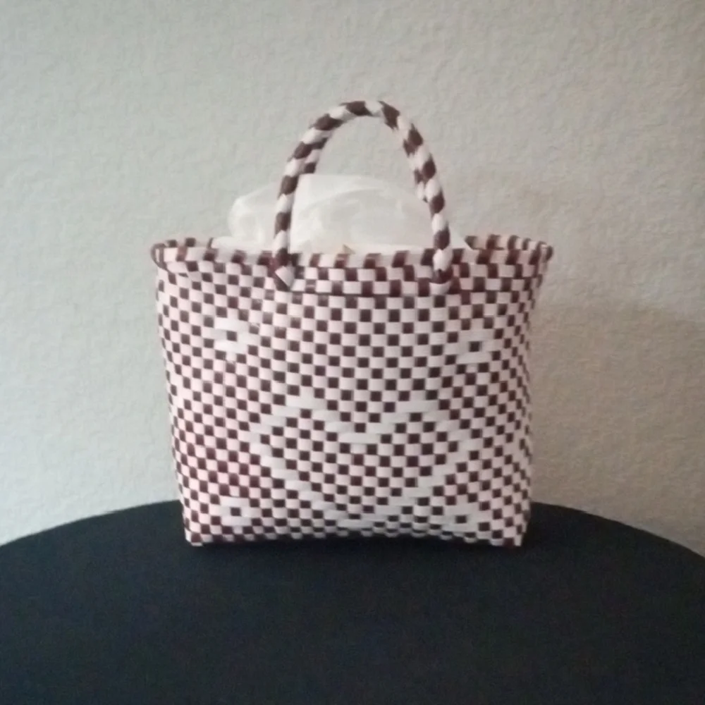 Handmade Mexican Bolsa Tejida Woven Plastic Tote Bag Terracotta White Open